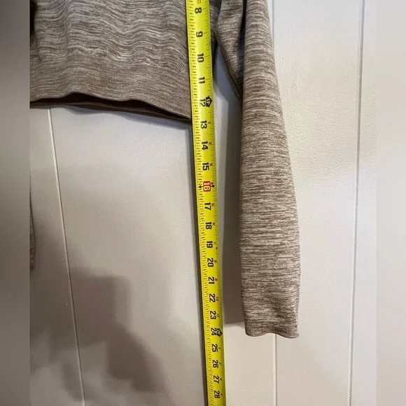 Women's Best long-sleeve, cropped workout top Size S - Picture 7 of 7